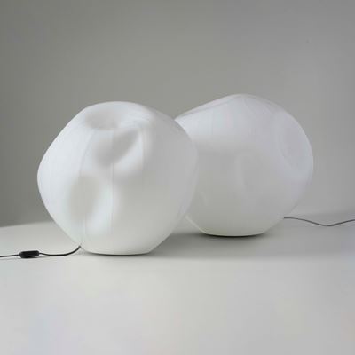 Lampade da tavolo in vetro opalino, produzione italiana, circa 1980