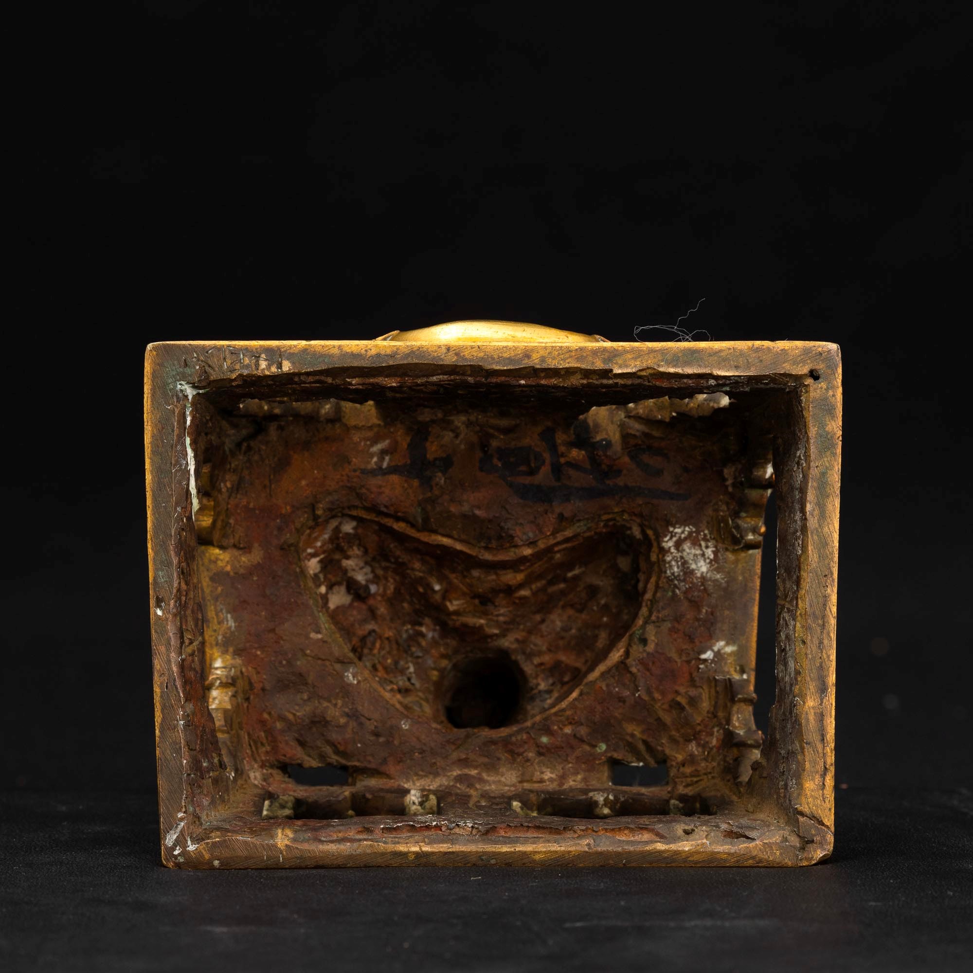 Figura di Buddha Incoronato Amitayus in Bronzo Dorato, Cina, Dinastia Qing, Epoca Qianlong (1736-...
