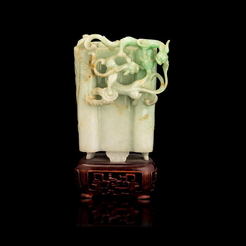 White jadeite vase carved with raised floral decorations, China, Qing Dynasty, 19th century.  - Auction Fine Asian Works of Art - Cambi Casa d'Aste