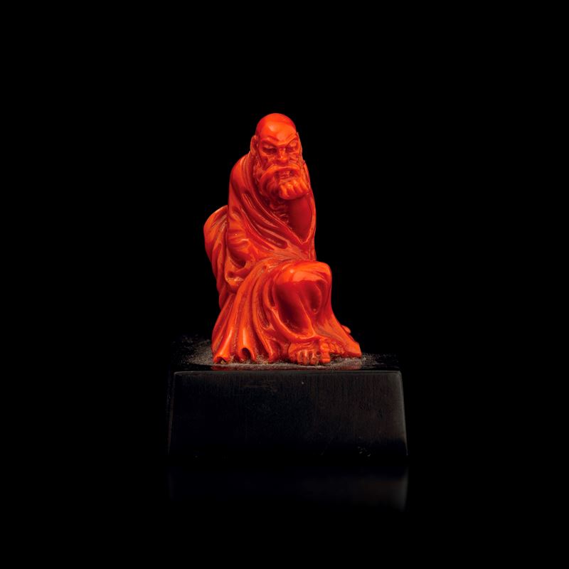 Figure of a sage carved in coral, China, Qing Dynasty, 19th century  - Auction Fine Asian Works of Art - Cambi Casa d'Aste
