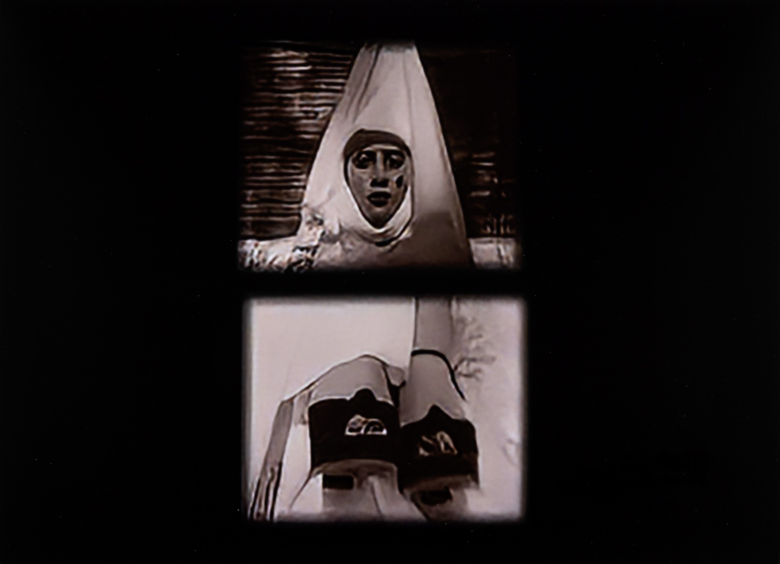 Lotto di due fotografie Senza titolo, still frame tratti da “6 Video Arts”