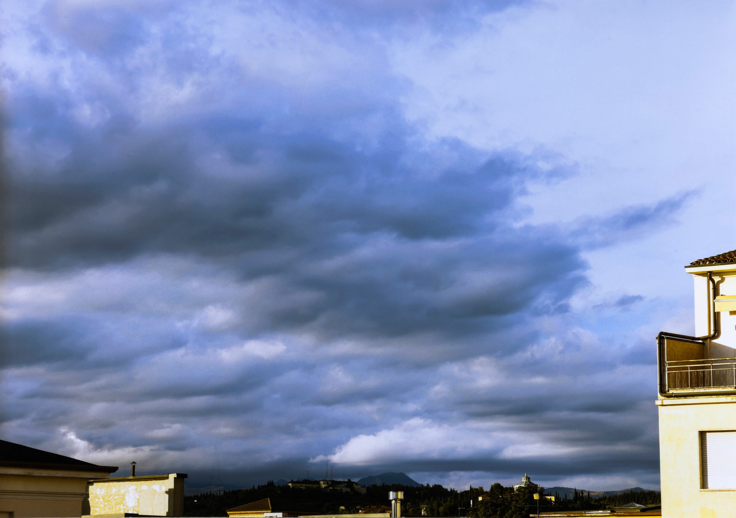 Polittico, lotto di nove fotografie Senza titolo, dalla serie "Clouds”