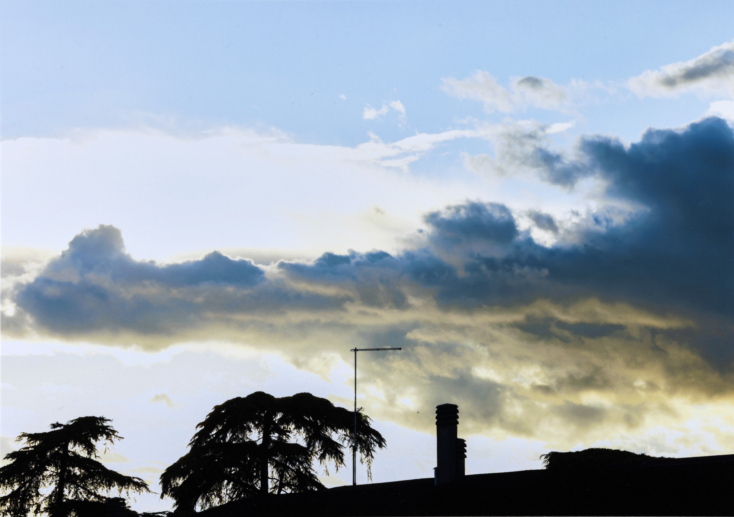Polittico, lotto di nove fotografie Senza titolo, dalla serie "Clouds”