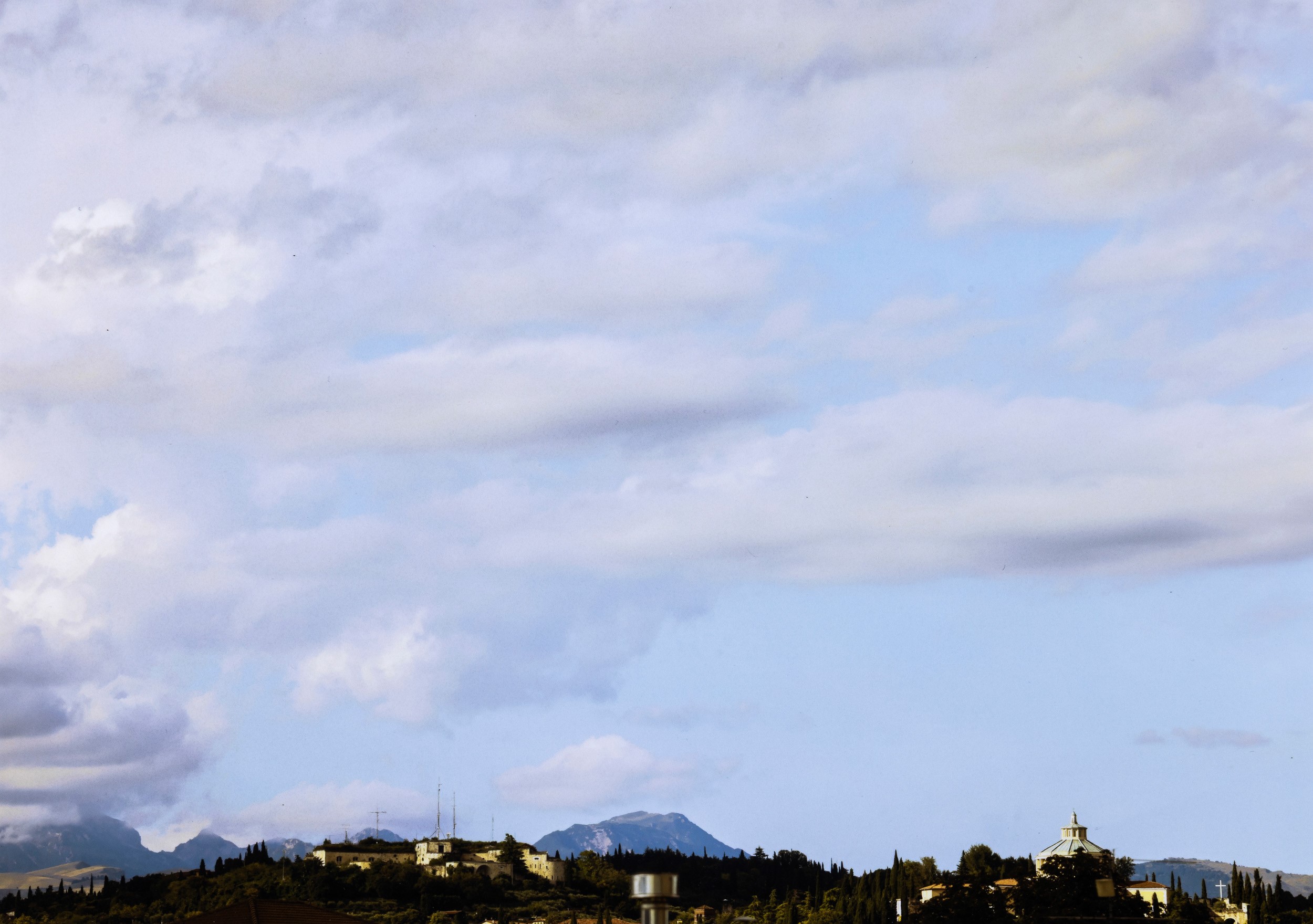 Polittico, lotto di nove fotografie Senza titolo, dalla serie "Clouds”