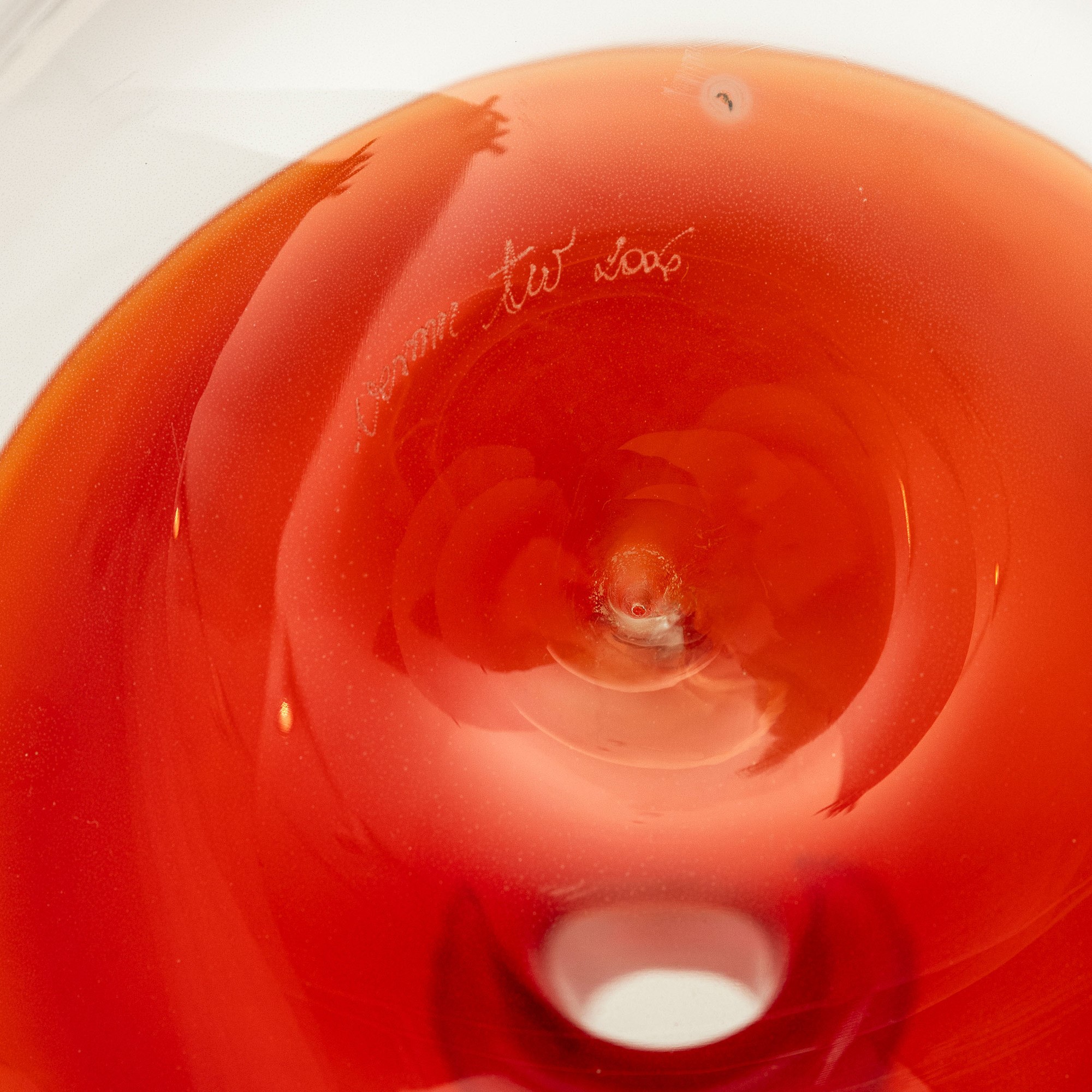 Tapio Wirkkala - Vaso “Bolle” in vetro soffiato pagliesco rosso a incalmo, Venini (firma tw), Mur...