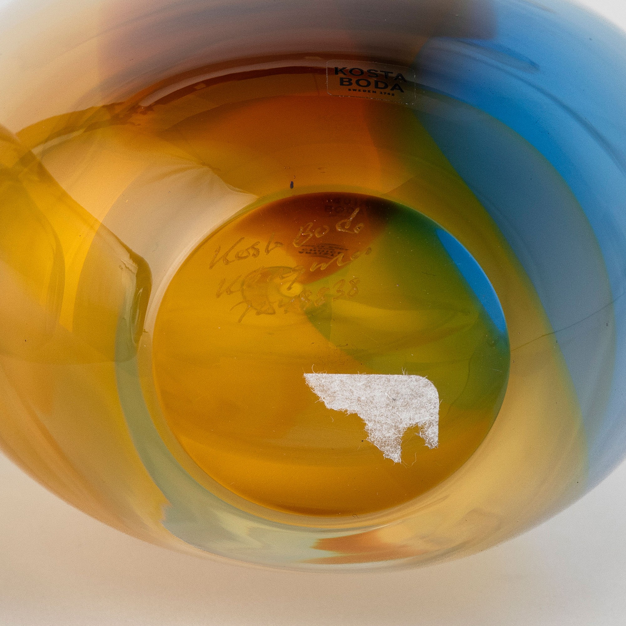 Kjell Engman - Vaso a bottiglia “Fidji”, vetro soffiato con decoro policromo