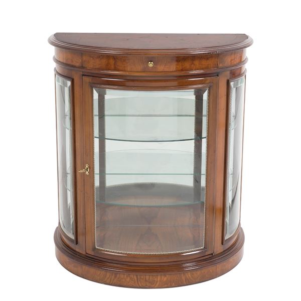 Vetrina demilune lastronata. XX secolo