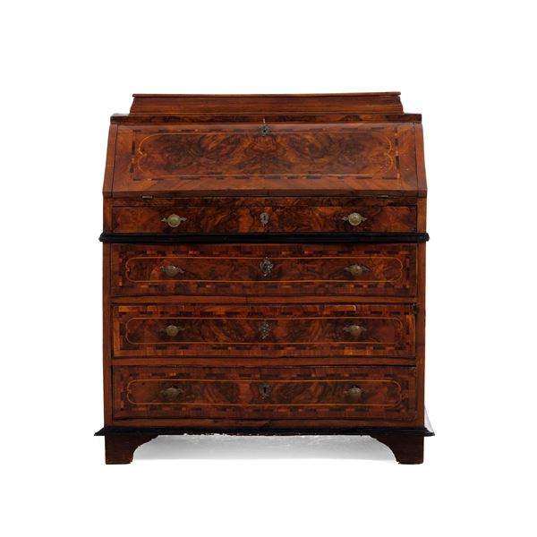 Ribalta lastronata in radica e filettata. Lombardia, XVIII secolo