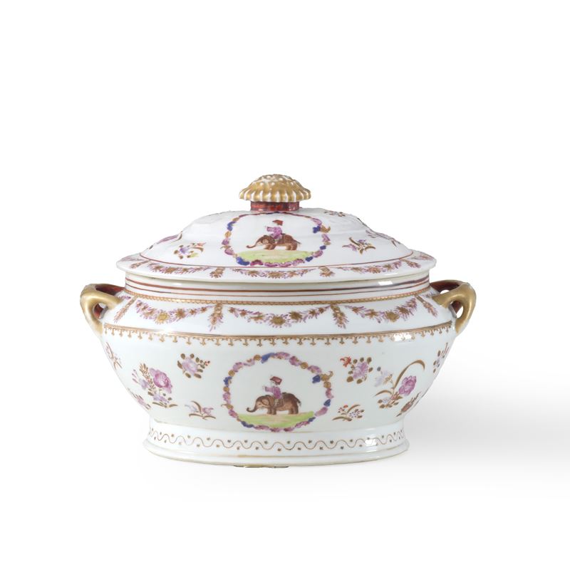 Zuppiera in porcellana  - Auction Antiques - Cambi Casa d'Aste