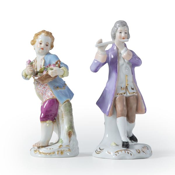 Due figurine in porcellana di diversa manifattura