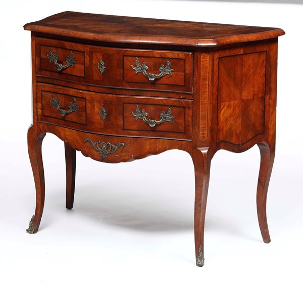 Cassettone lastronato e filettato in stile antico