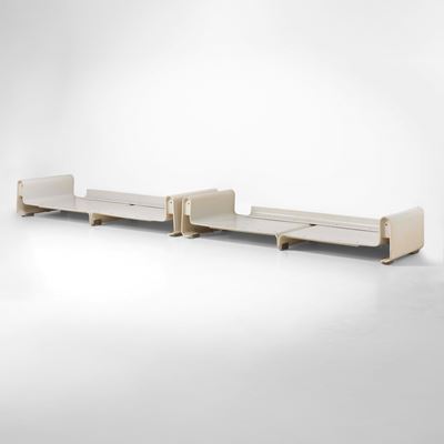 Due daybed in compensato curvato e metallo