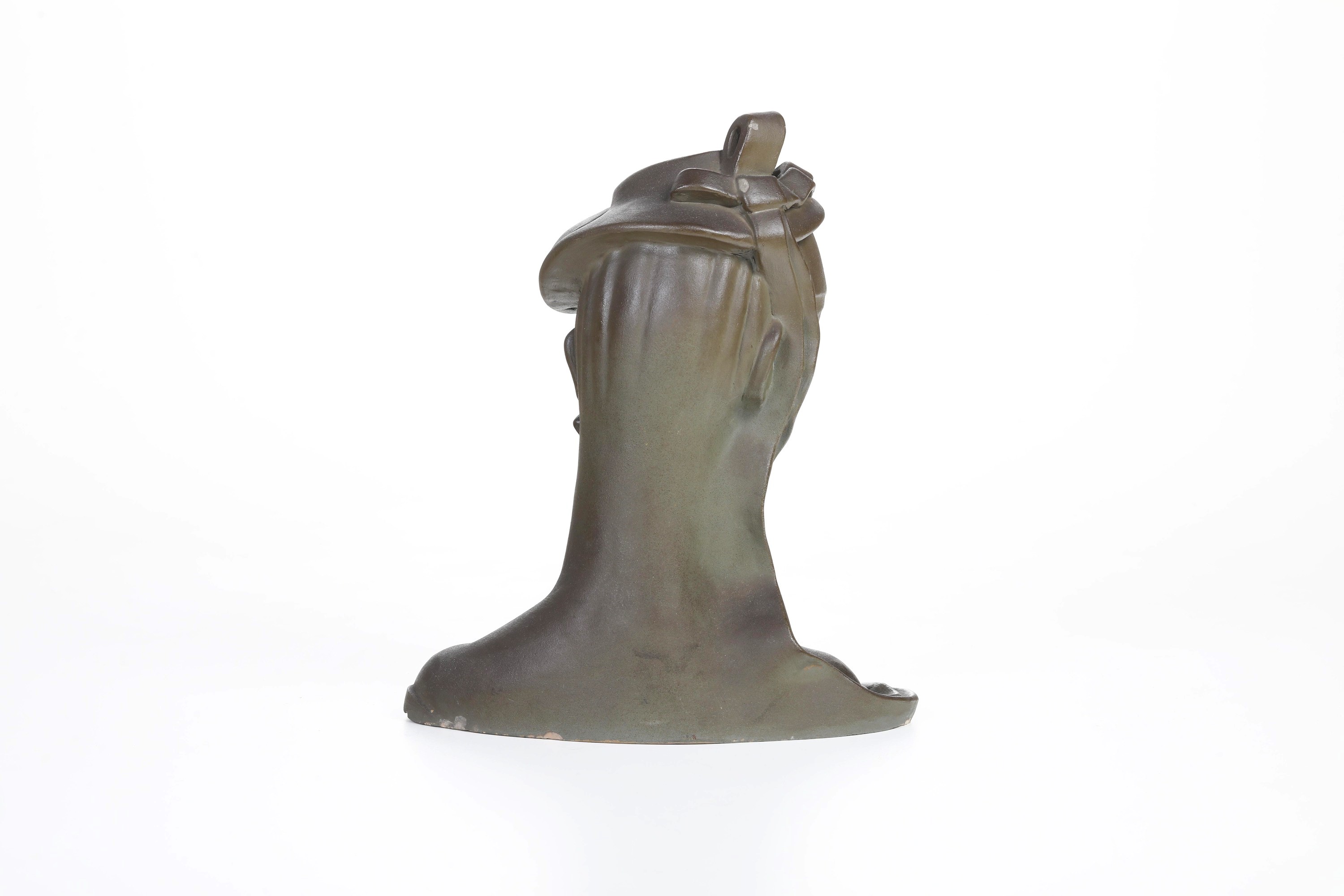 Artista del XX secolo, Busto femminile in terracotta (1939)