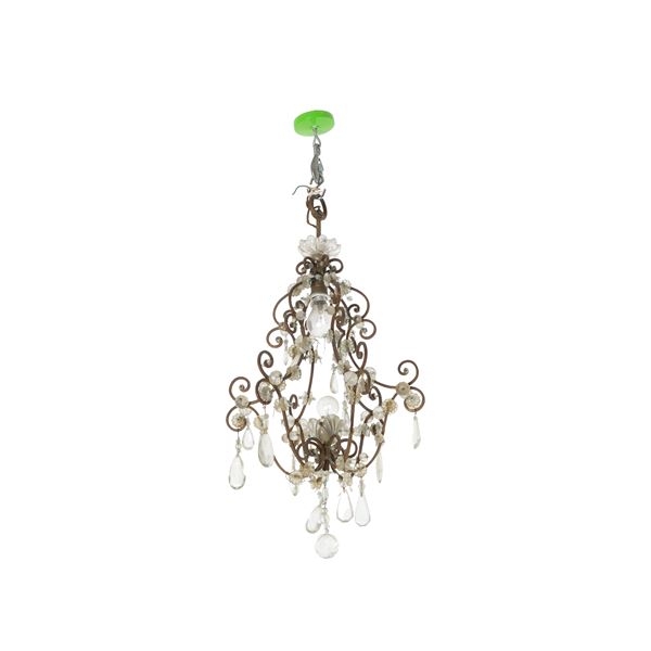 Lampadario in metallo e cristalli