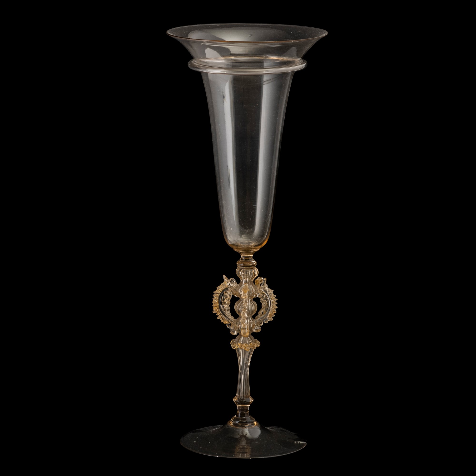 Murano del XX secolo, grande calice in vetro soffiato pagliesco con decoro in foglia oro