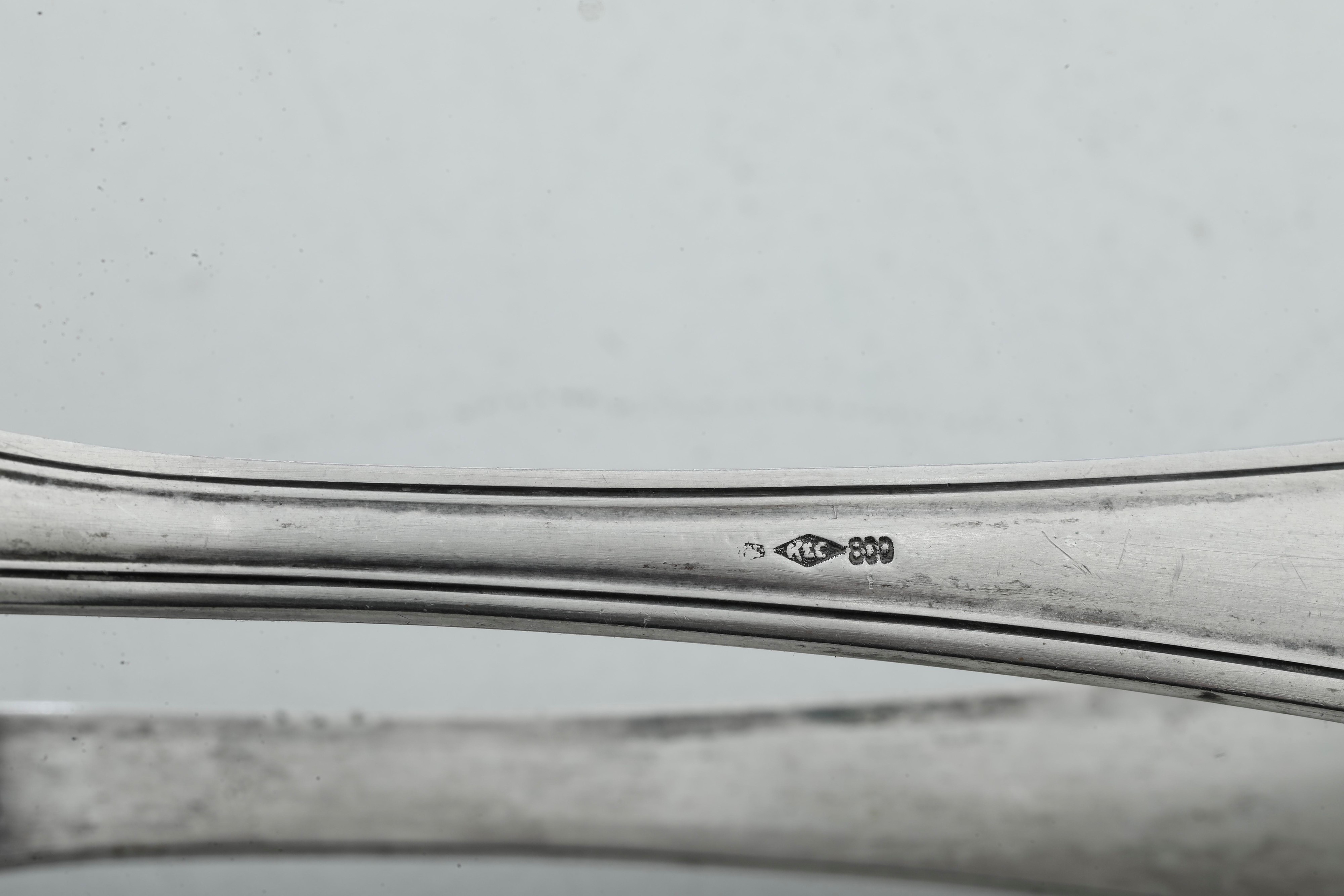 Pinza e Cucchiaio da Portata. Argenteria Italiana del XX Secolo, Argentiere Ricci & C., Alessandr...