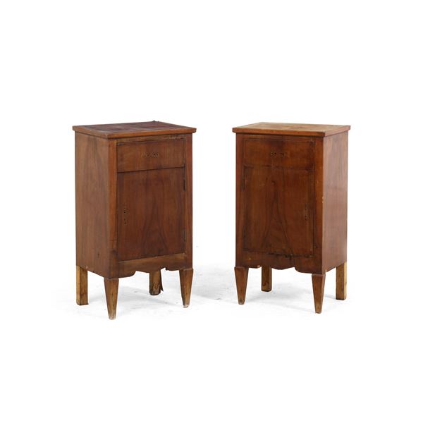 Coppia di comodini. Prima metà del XX secolo