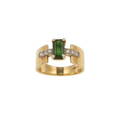 Repossi, Anello in oro giallo 750/1000 con tormalina verde e diamanti