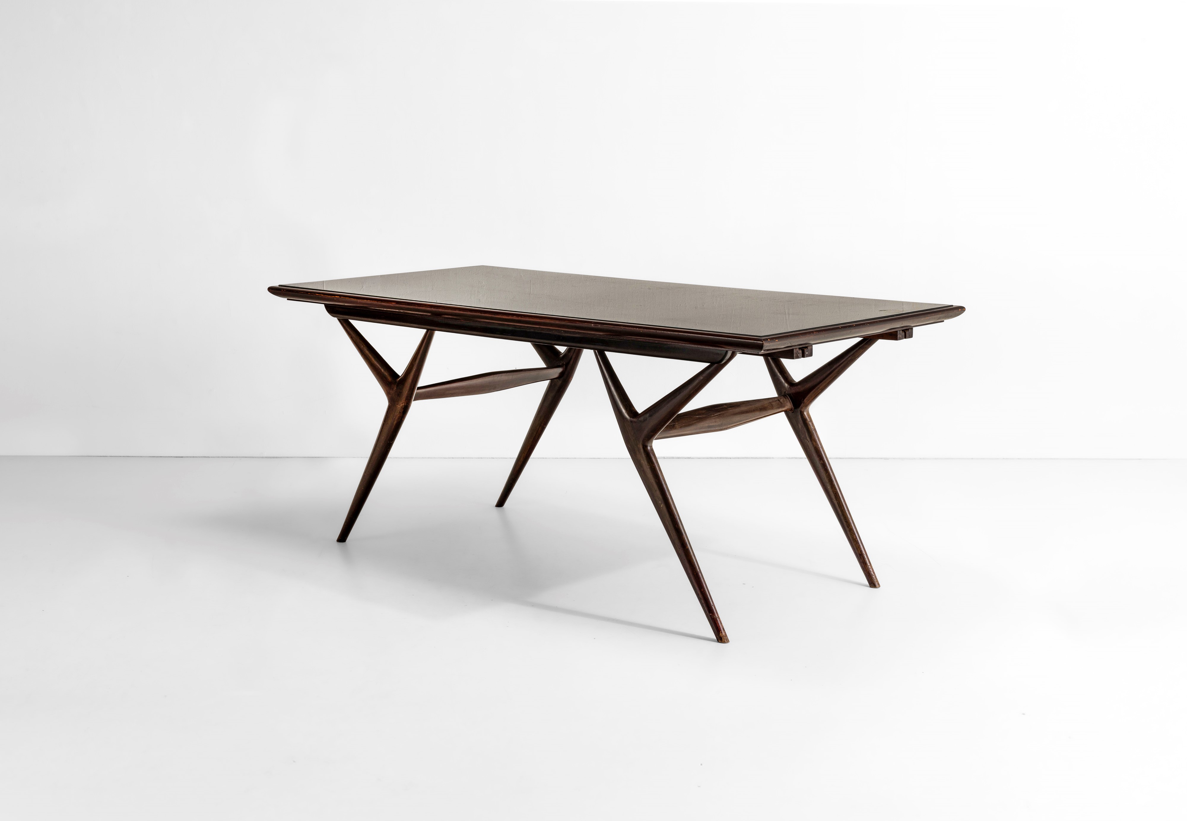 Tavolo, struttura in legno con piano in vetro colorato, Italia, circa 1950