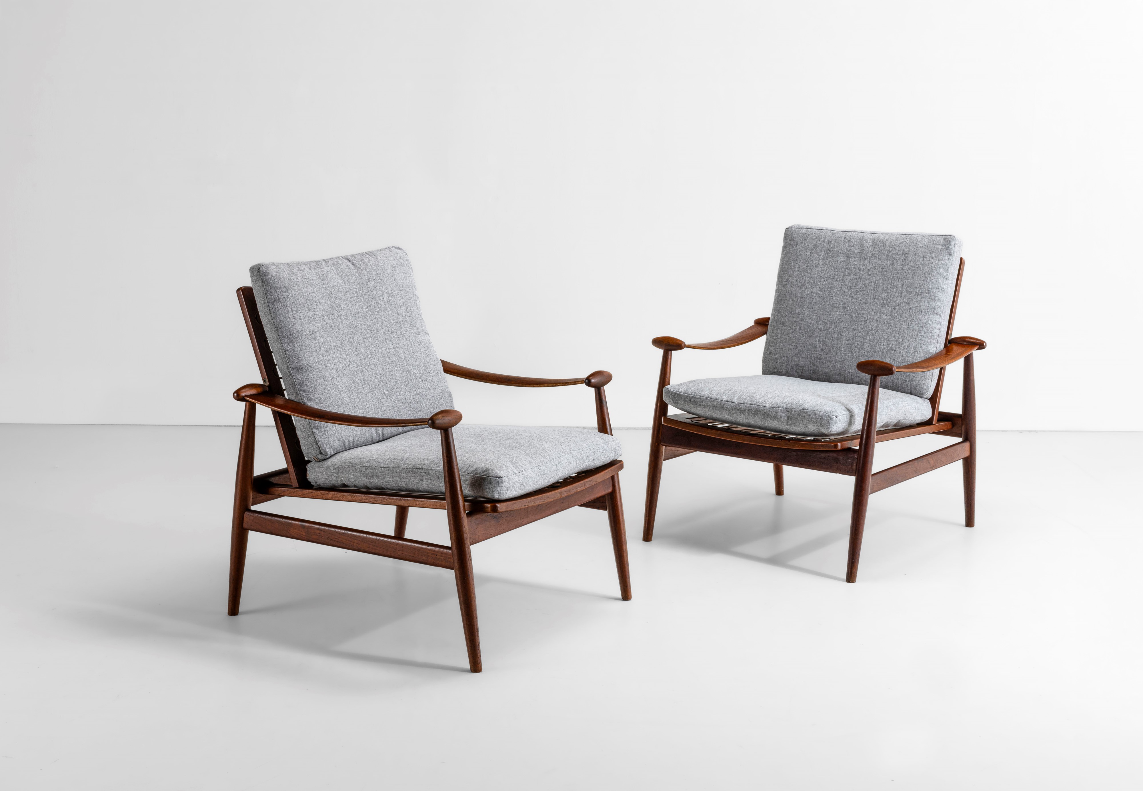 Finn Juhl - Due Poltrone Mod. 133