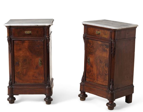 Coppia di comodini ad un'anta, XIX secolo