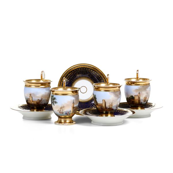 Quattro tazze con piattino Probabilmente Parigi, 1830 circa 