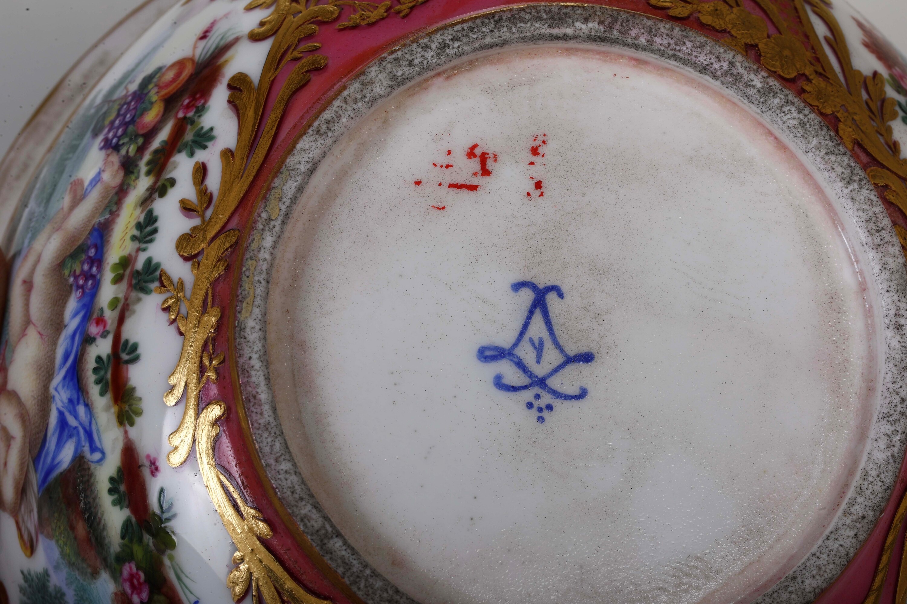 Sèvres, Tazza da brodo con sottopiatto, XVIII secolo, porcellana con decorazione XIX secolo