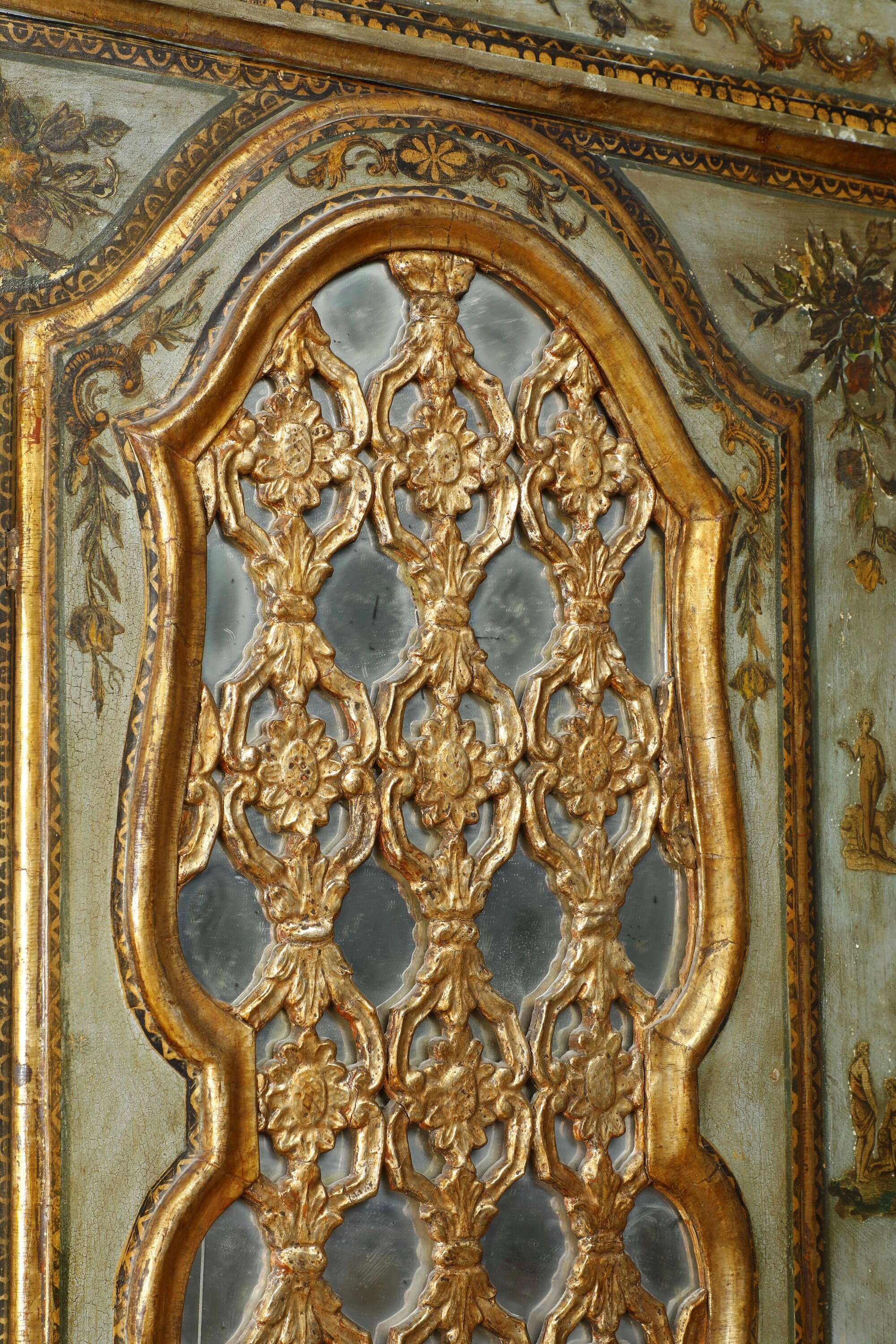 Trumeau veneziano, Laccato e decorato ad arte povera, profili dorati (XVIII secolo)