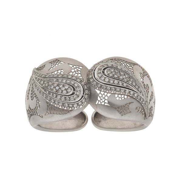 Bracciale rigido con piccoli diamanti