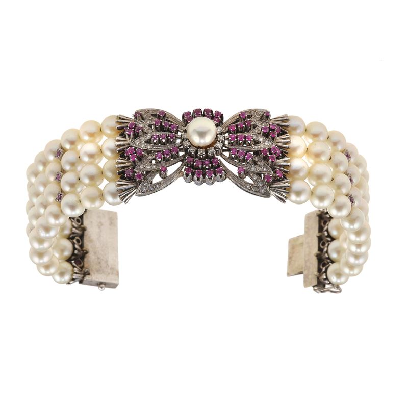 Bracciale semi-rigido con perle coltivate, rubini e piccoli diamanti  - Asta Gioielli - Cambi Casa d'Aste