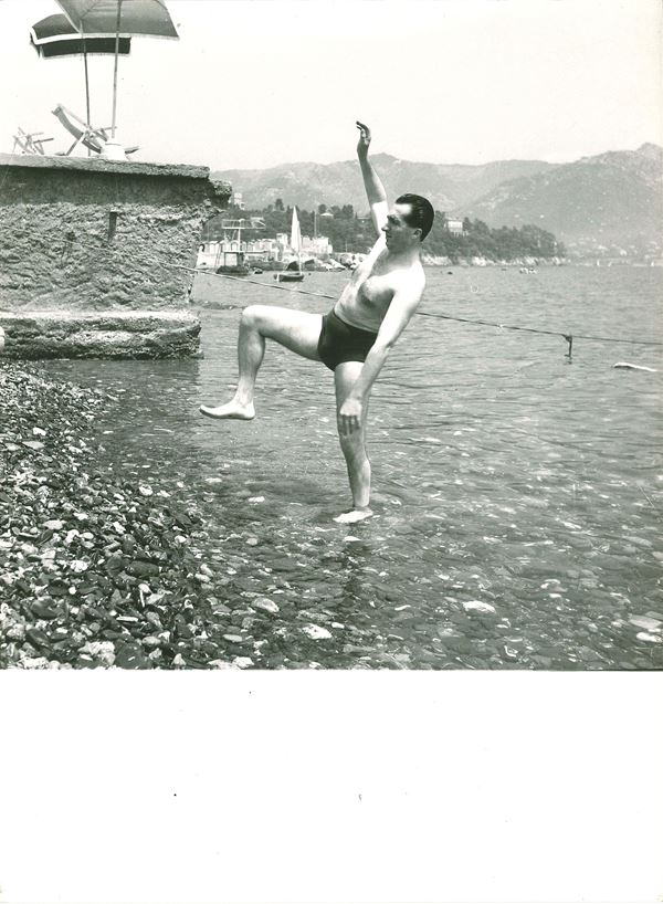 Autore Sconosciuto - lotto di tre fotografie Il pilota Alberto Ascari a Santa Margherita Ligure