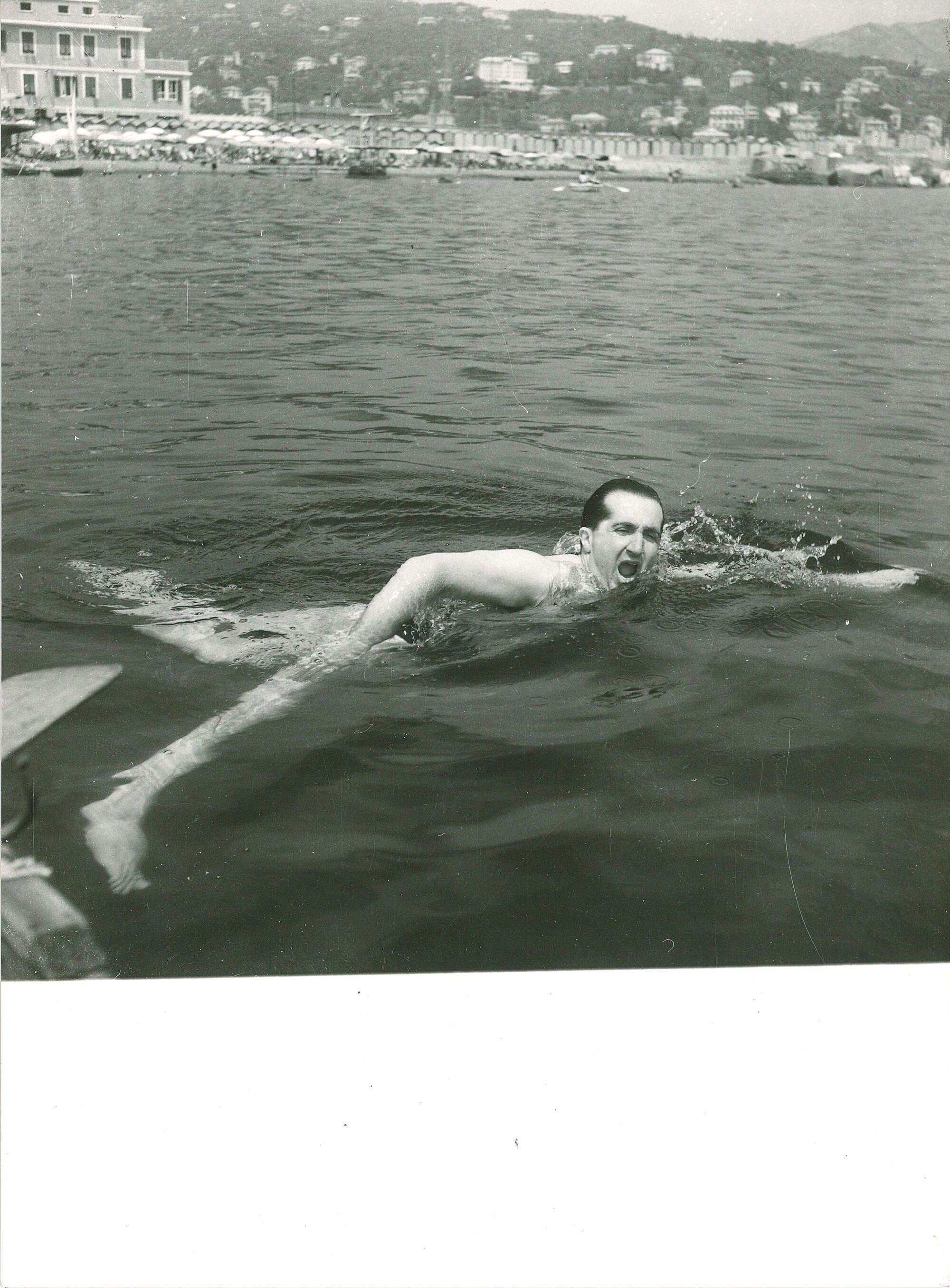 Autore Sconosciuto - Lotto di tre fotografie del pilota Alberto Ascari a Santa Margherita Ligure