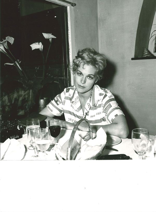 Autore Sconosciuto - lotto di quattro fotografie Kim Novak a Portofino