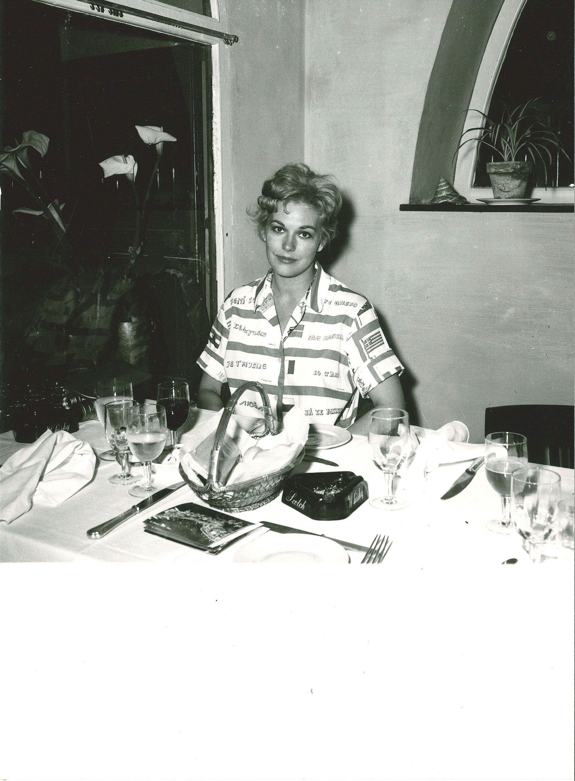 lotto di quattro fotografie Kim Novak a Portofino