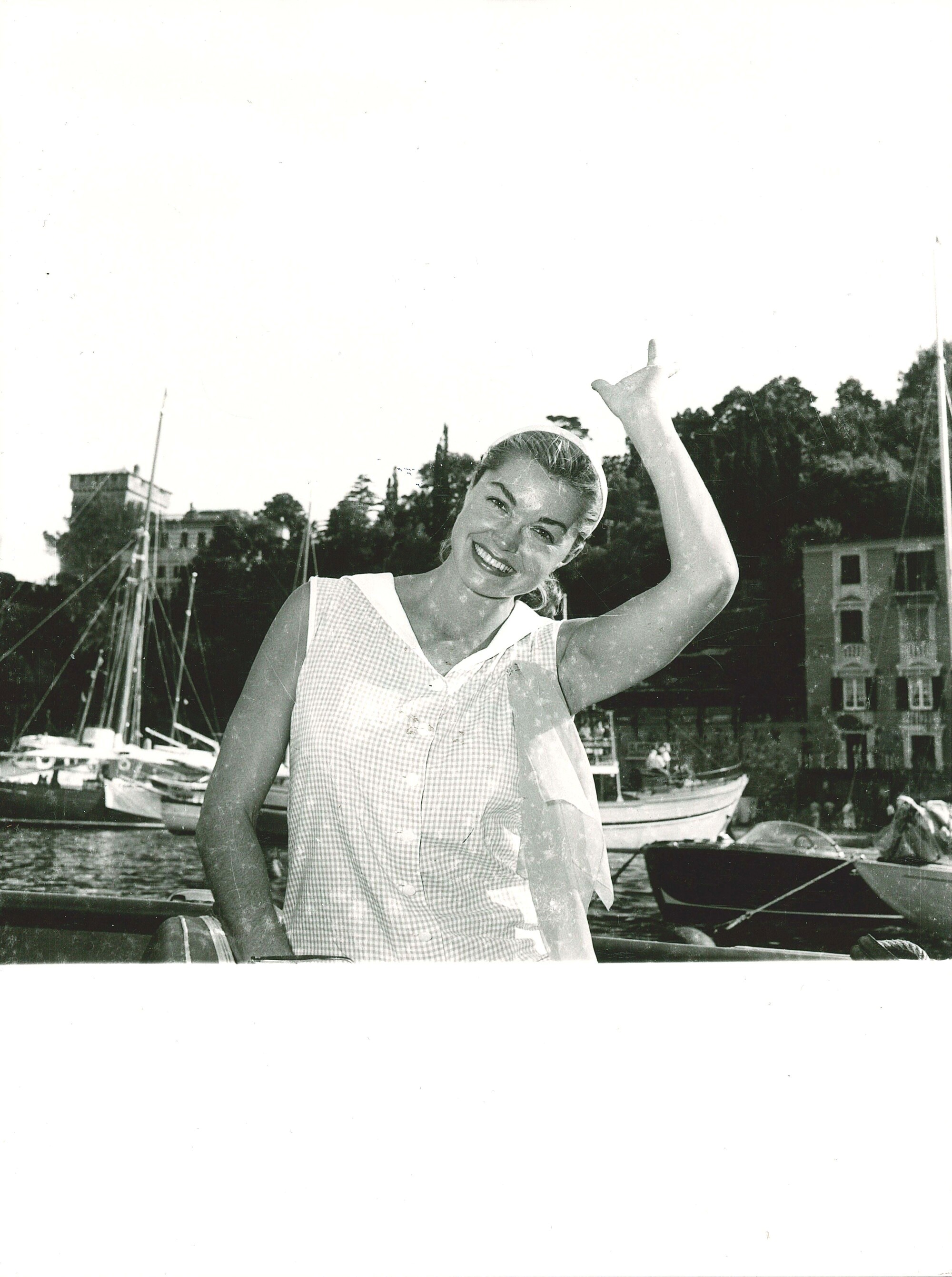 lotto di sette fotografie Jeanne Crain a Genova; Ava Gardner a Sanremo; Ester Williams a Portofin...