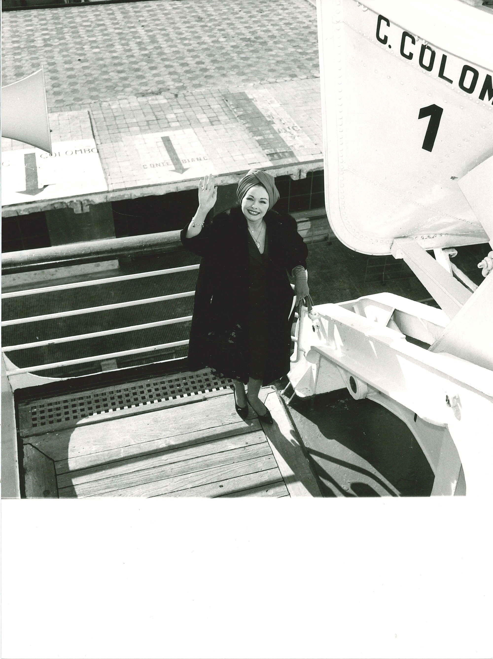 lotto di sette fotografie Jeanne Crain a Genova; Ava Gardner a Sanremo; Ester Williams a Portofin...