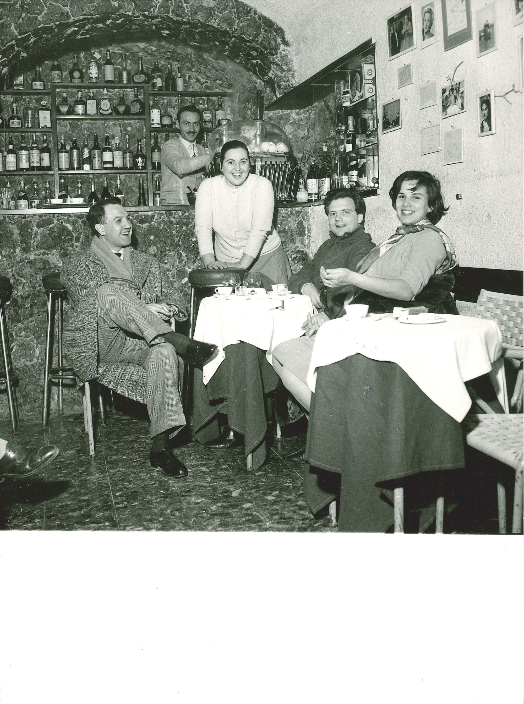 lotto di due fotografie Franco Interlenghi e Antonella Lualdi a Portofino