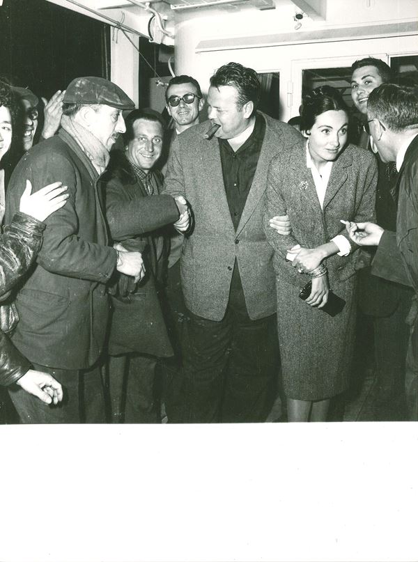 Autore Sconosciuto - lotto di tre fotografie Orson Welles a Genova