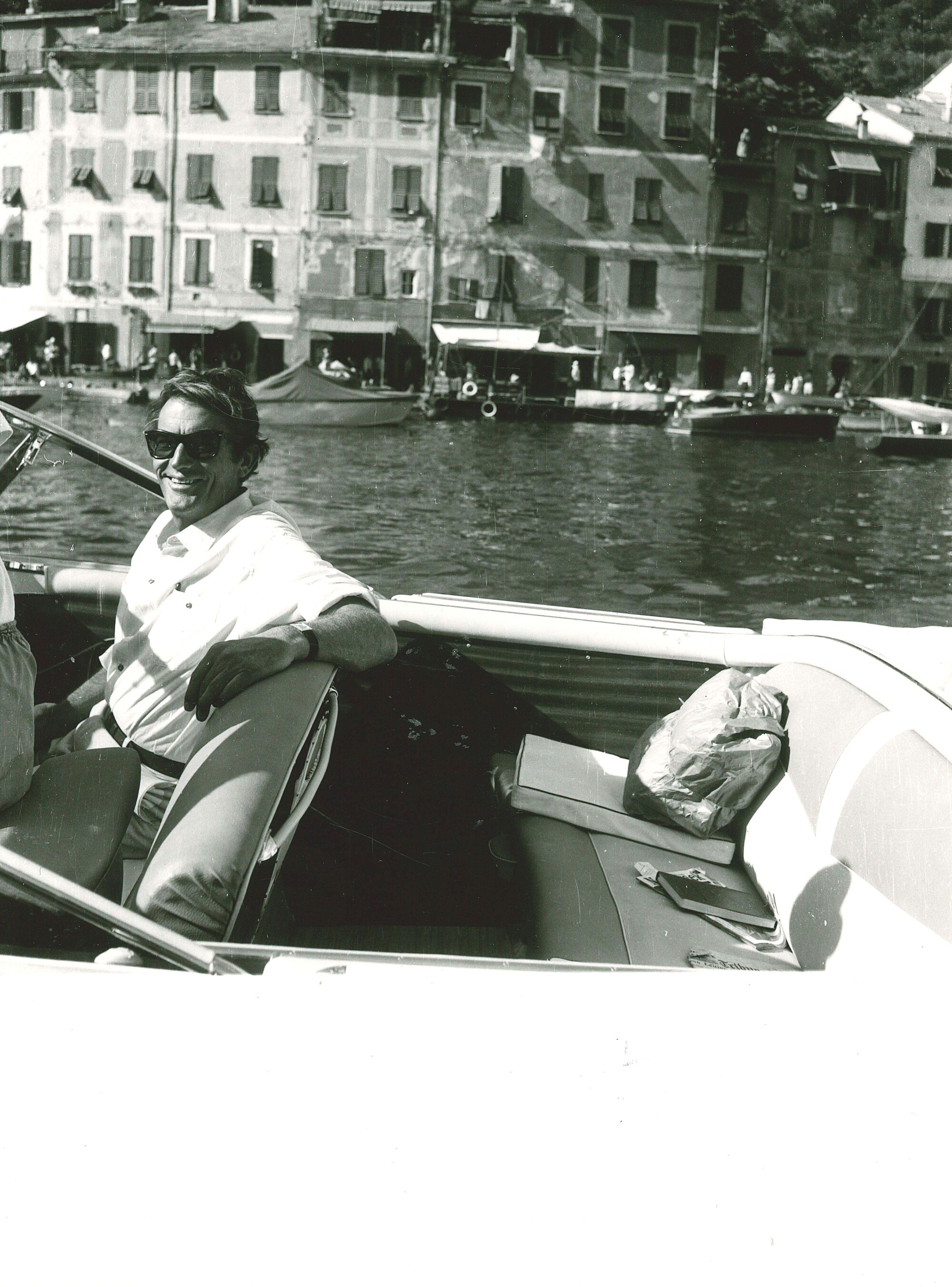 lotto di cinque fotografie Gregory Peck a Portofino