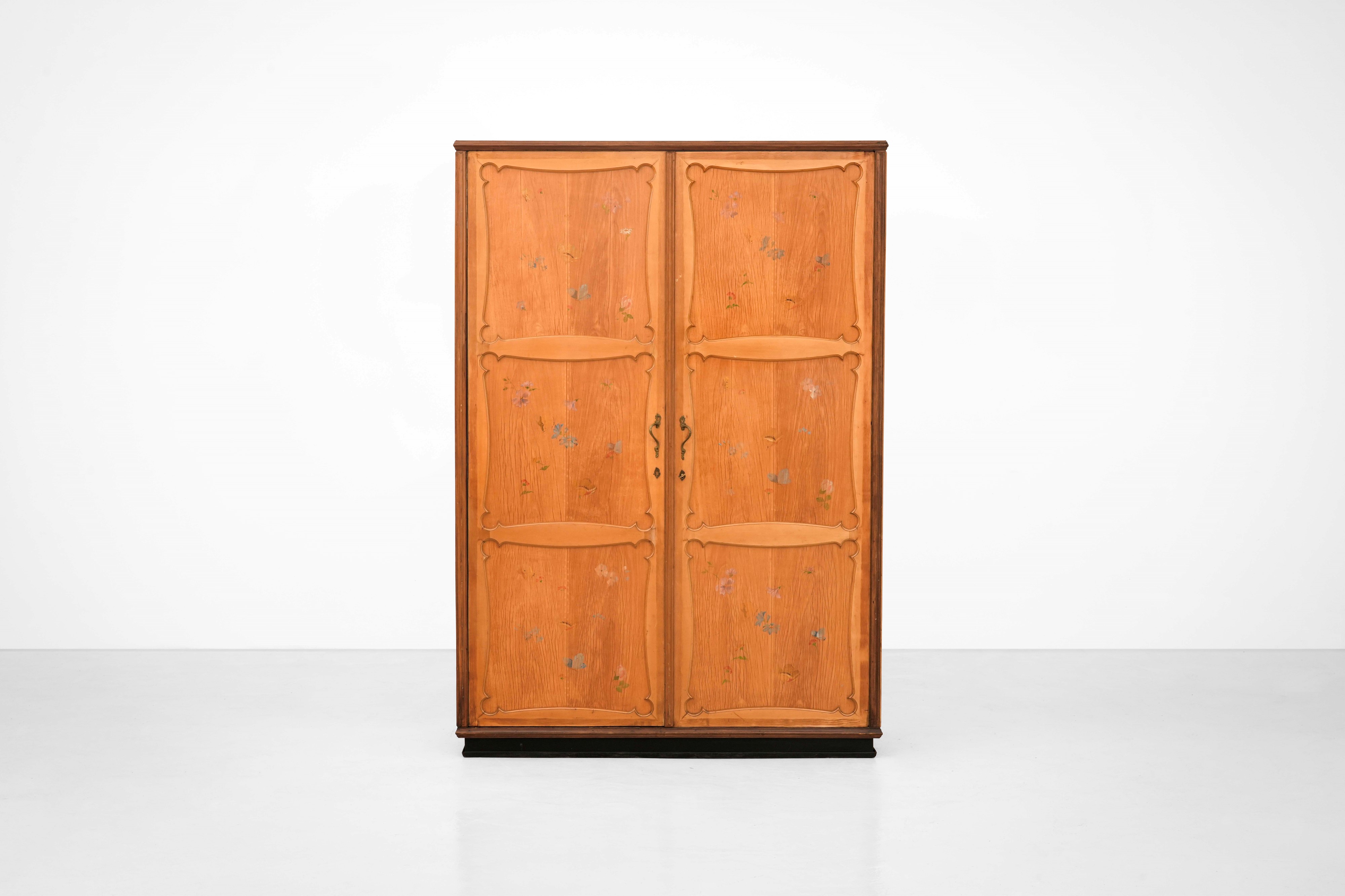 Armadio contenitore, legno dipinto, Italia, 1940 ca.
