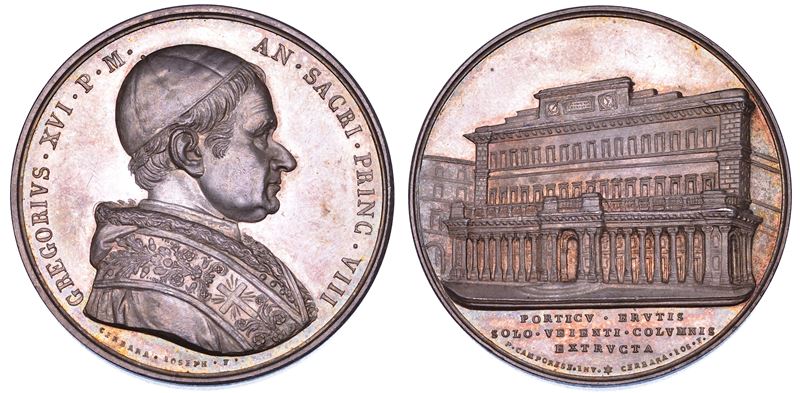 STATO PONTIFICIO. GREGORIO XVI (Bartolomeo Alberto Cappellari), 1831-1846 Medaglia annuale in argento 1838/A. VIII. Completamento della facciata del palazzo delle Poste pontificie.  - Auction Numismatics - Cambi Casa d'Aste