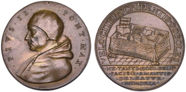 STATO PONTIFICIO. PIO II (Enea Silvio Bartolomeo Piccolomini), 1458-1464. Medaglia di restituzione in bronzo (circa 1664). Attività letteraria del Pontefice.