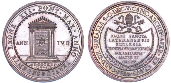 STATO PONTIFICIO. LEONE XII (Annibale Sermattei della Genga), 1823-1829. Medaglia in argento 1825. Apertura e chiusura della Porta Santa Lateranense.