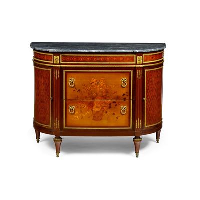 Atelier Fourdinois (Parigi), Commode a mezzaluna in legno lastronato e intarsiato con piano in ma...