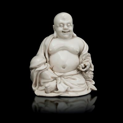 Figura di Budai in Porcellana Dehua, Blanc De Chine, Cina, Dinastia Qing, Fine XVII Secolo