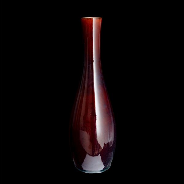 Vaso in porcellana flambé sui toni del rosso e il viola, Cina, Dinastia Qing, XX secolo