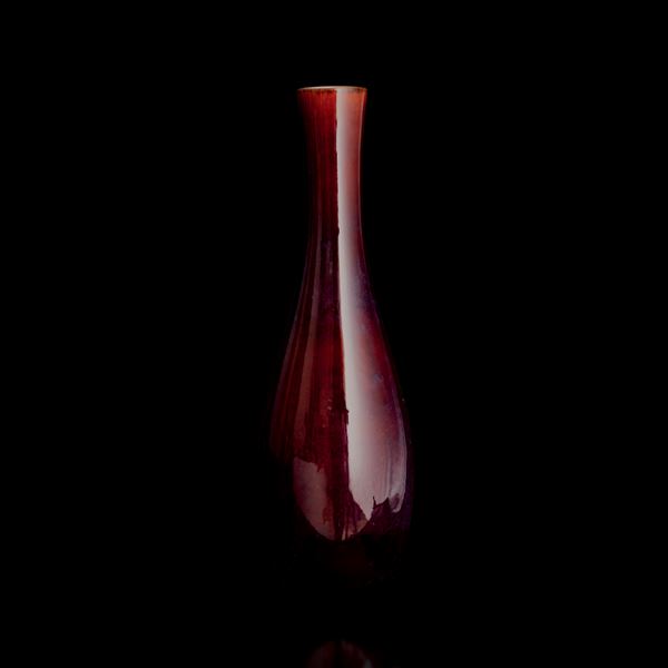 Vaso in porcellana flambé sui toni del rosso e il viola, Cina, Dinastia Qing, XX secolo