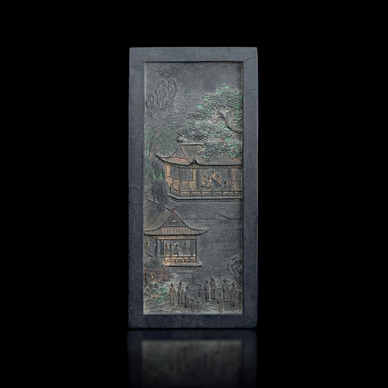 Placca a rilievo con tracce di policromia e doratura raffigurante paesaggio con decori a motivi vegetali e iscrizioni, Cina, Dinastia Qing, XIX secolo  - Asta Fine Asian Works of Art - Cambi Casa d'Aste