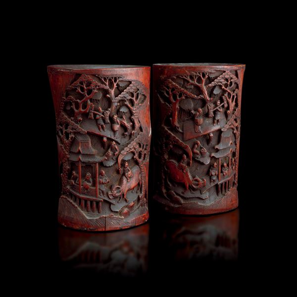 Coppia di porta pennelli in legno raffiguranti scena di vita comune, Cina, Dinastia Qing, XIX secolo