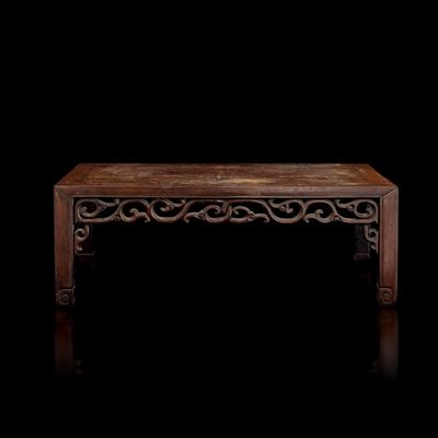 Tavolo Basso in Legno Intagliato, Cina, Dinastia Qing, XIX Secolo